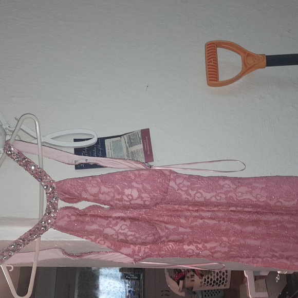 Beautiful 😍 prom dress with open back - Picture 1 of 3